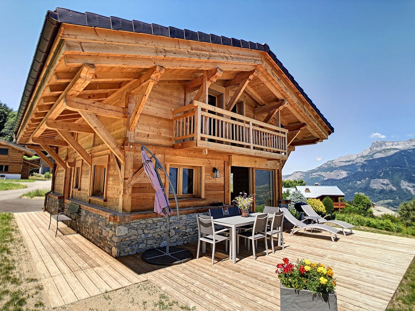 Brand-new chalet for rent in Combloux with an exceptional view. – Photo 1 Brand-new chalet for rent in Combloux with an exceptional view. - Photo 1