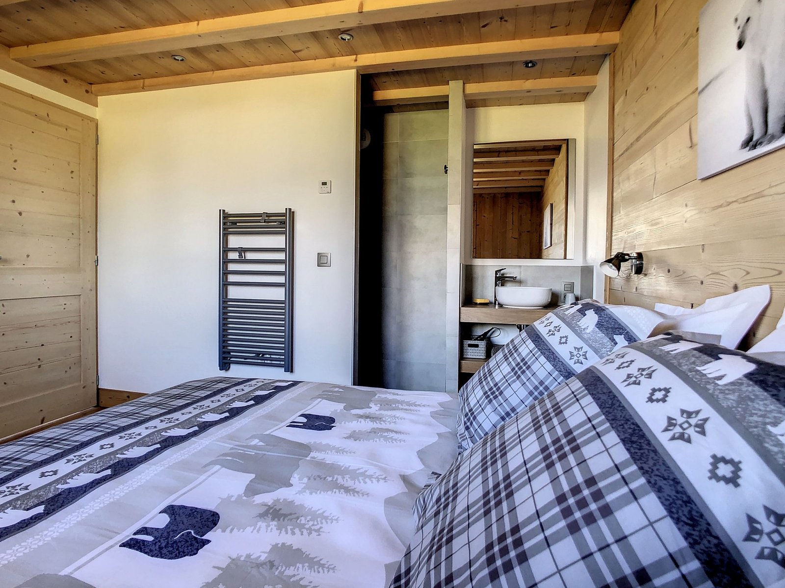 Brand-new chalet for rent in Combloux with an exceptional view. – Photo 7 Brand-new chalet for rent in Combloux with an exceptional view. - Photo 7