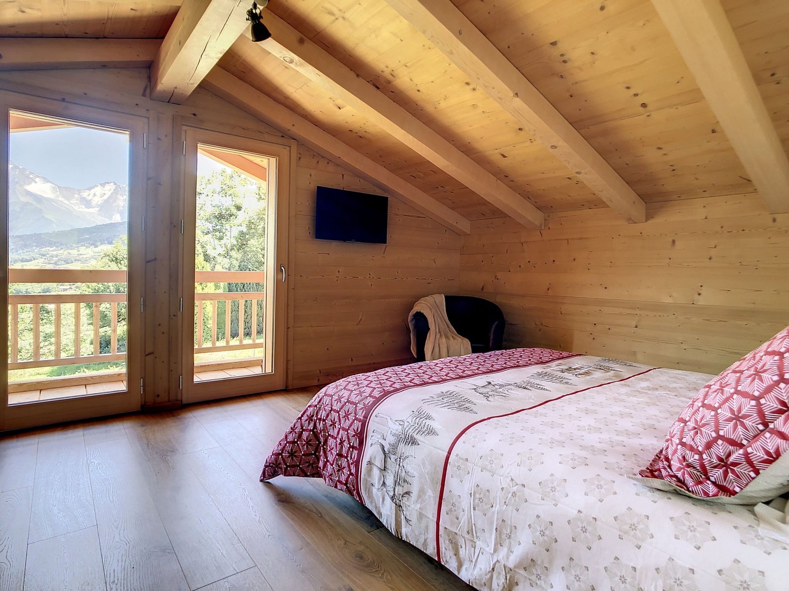 Brand-new chalet for rent in Combloux with an exceptional view. – Photo 9 Brand-new chalet for rent in Combloux with an exceptional view. - Photo 9