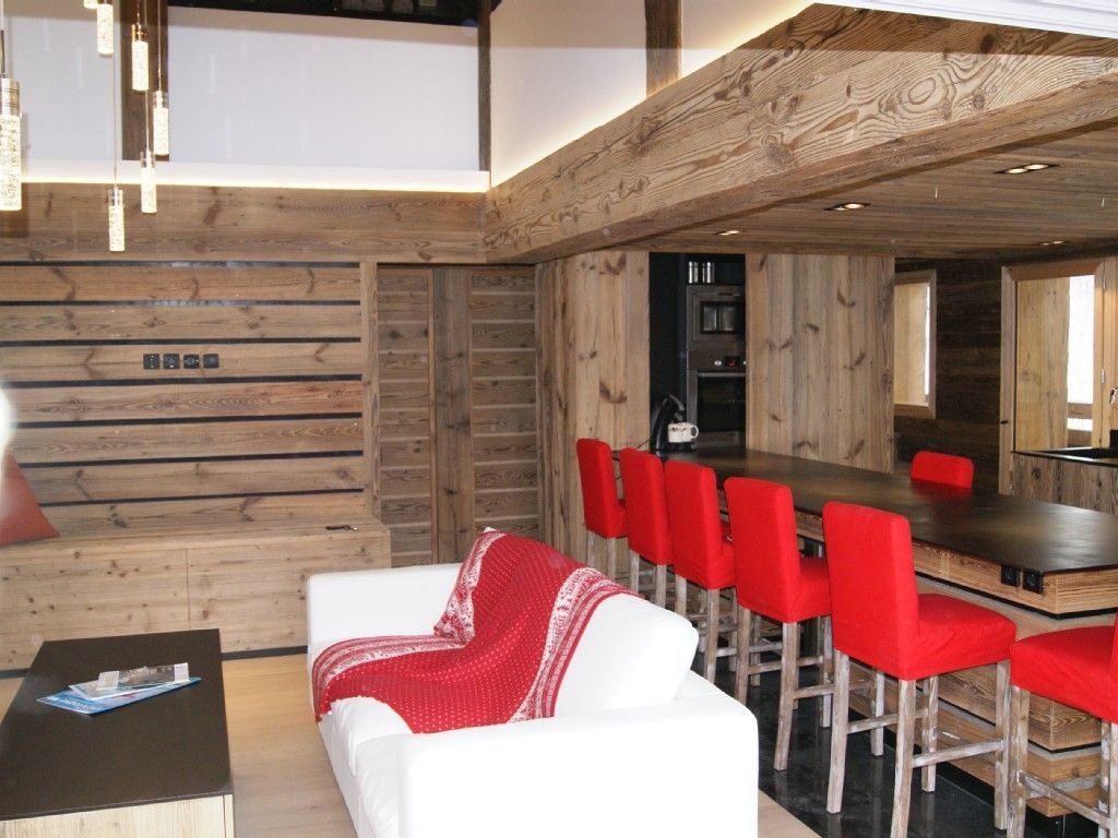 Recent, contemporary chalet for rent in the centre of Flumet. - Photo 3