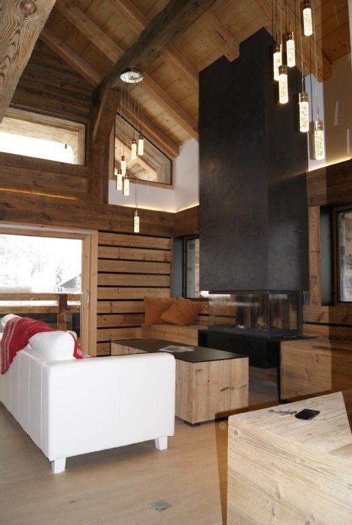 Recent, contemporary chalet for rent in the centre of Flumet. - Photo 4