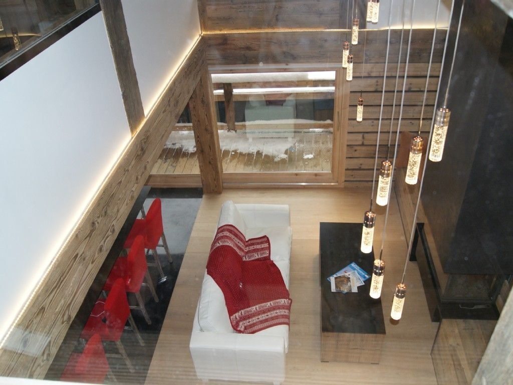 Recent, contemporary chalet for rent in the centre of Flumet. - Photo 5