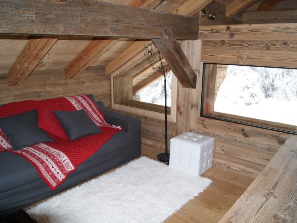Recent, contemporary chalet for rent in the centre of Flumet. - Photo 8
