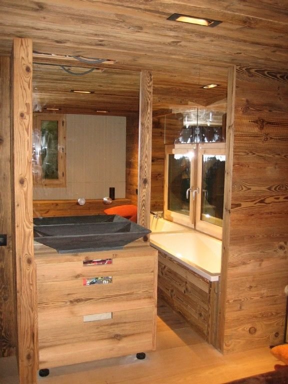 Recent, contemporary chalet for rent in the centre of Flumet. - Photo 10