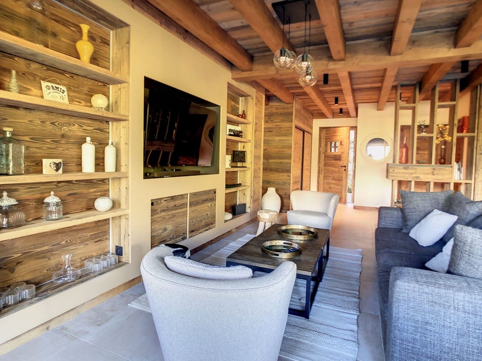 Brand-new half-chalet for rent in Combloux, facing Mont Blanc. - Photo 2