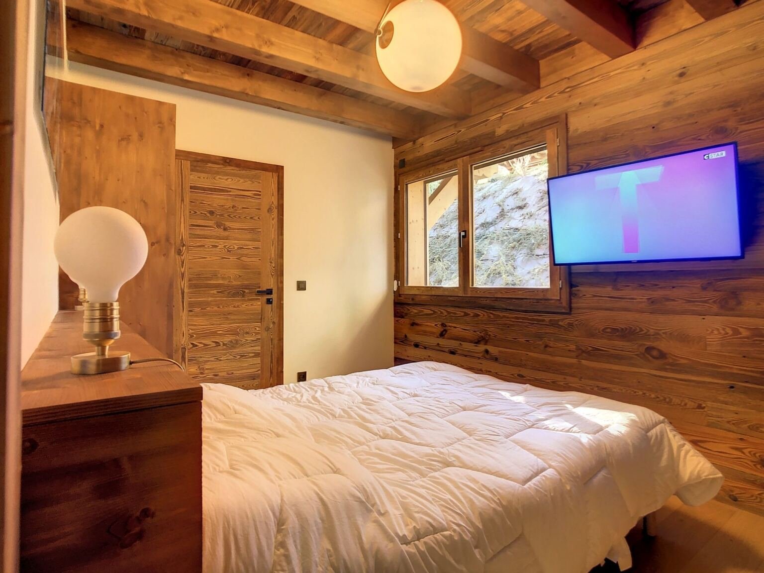 Brand-new half-chalet for rent in Combloux, facing Mont Blanc. - Photo 9