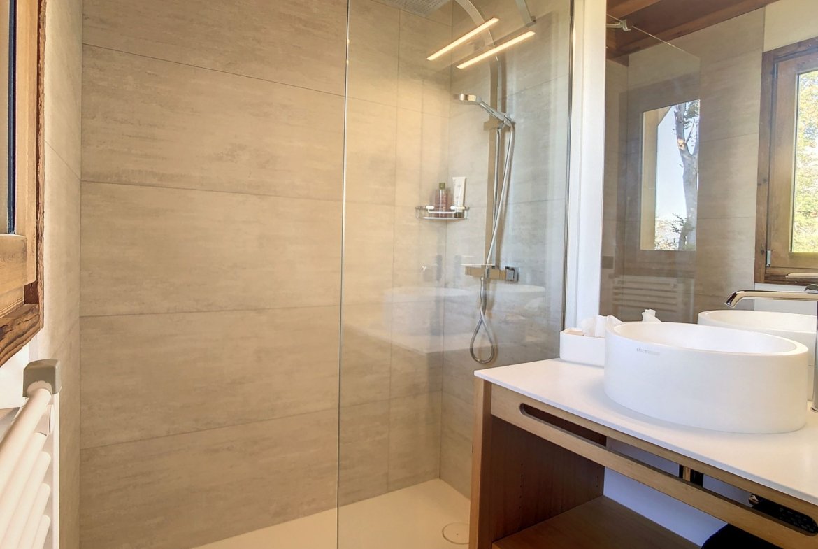Brand-new half-chalet for rent in Combloux, facing Mont Blanc. - Photo 10