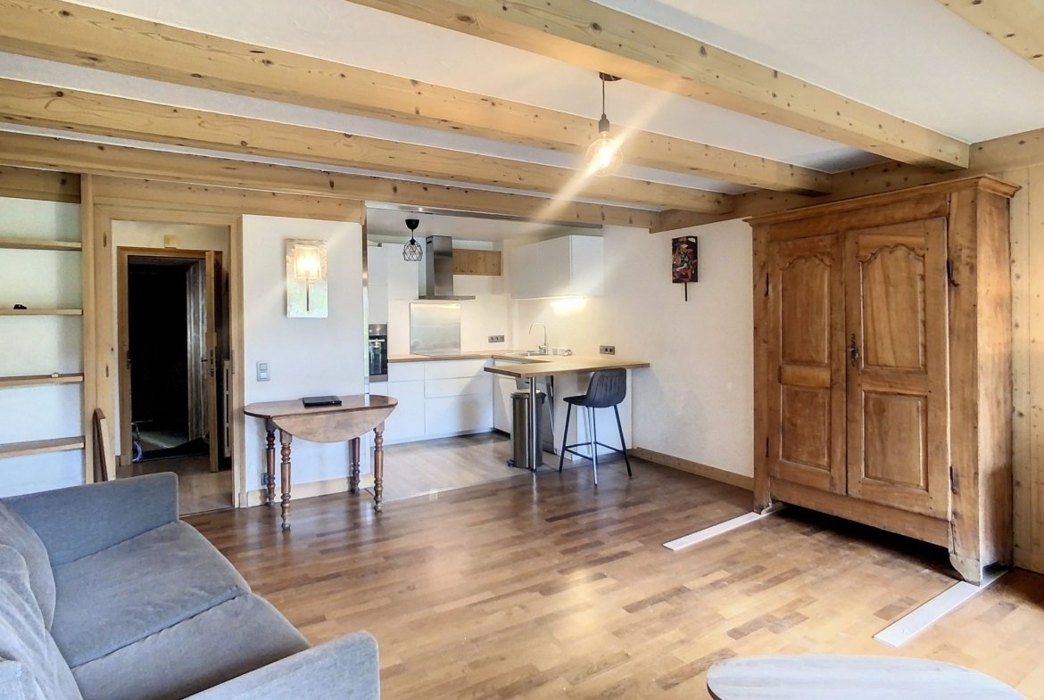 Small chalet for rent for the season, right in the heart of the village of Megève. - Photo 2