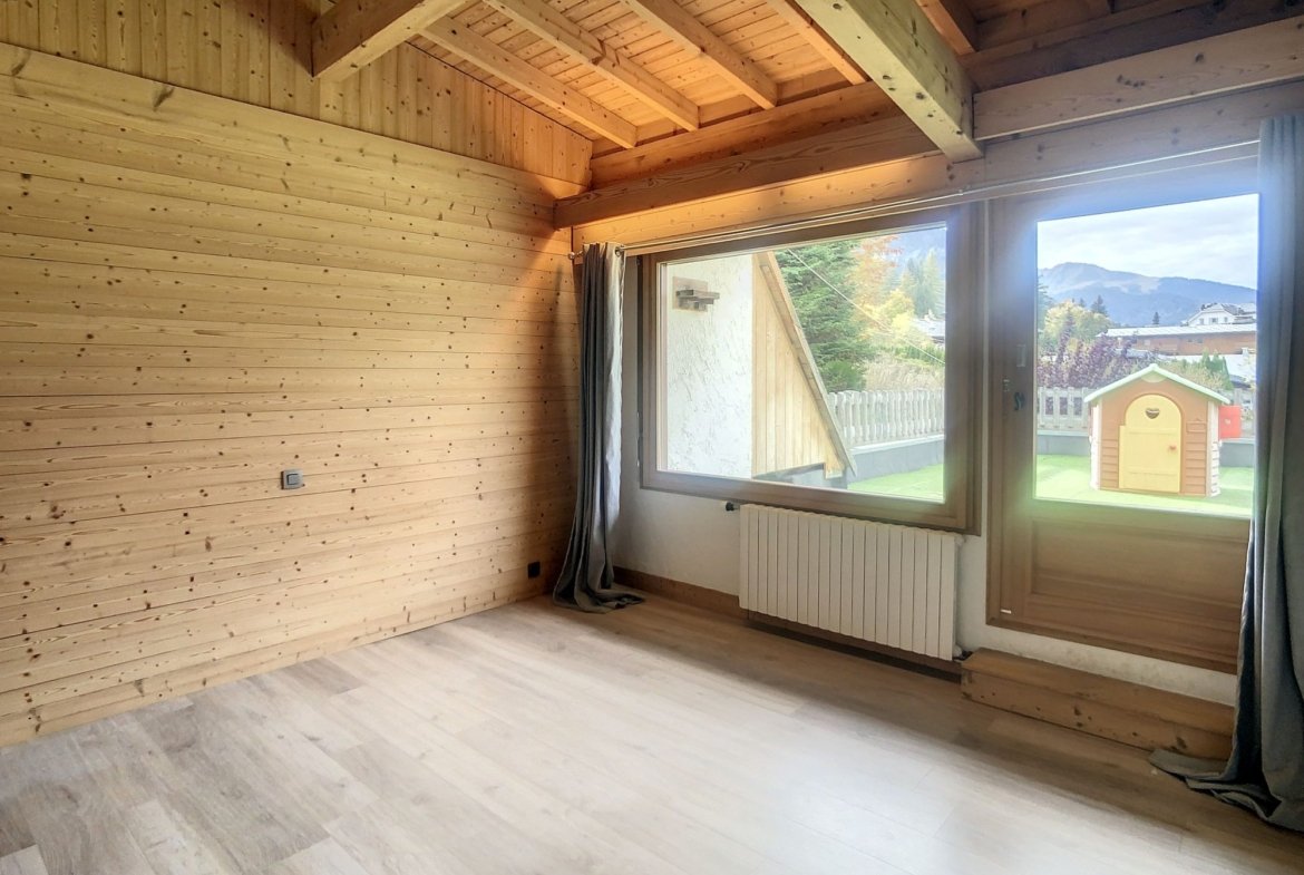 Small chalet for rent for the season, right in the heart of the village of Megève. - Photo 5