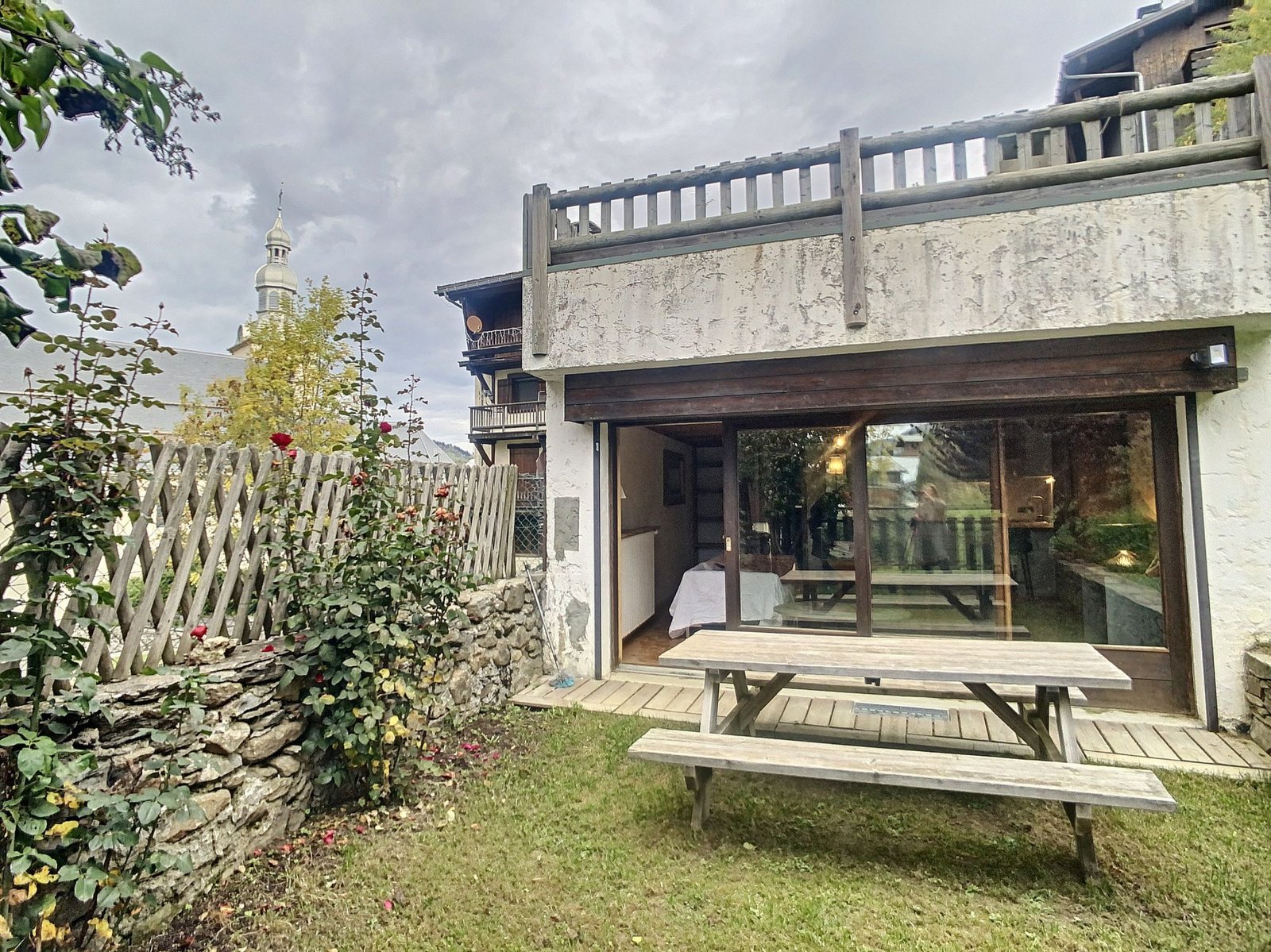 Small chalet for rent for the season, right in the heart of the village of Megève. – Photo 7 Small chalet for rent for the season, right in the heart of the village of Megève. - Photo 7
