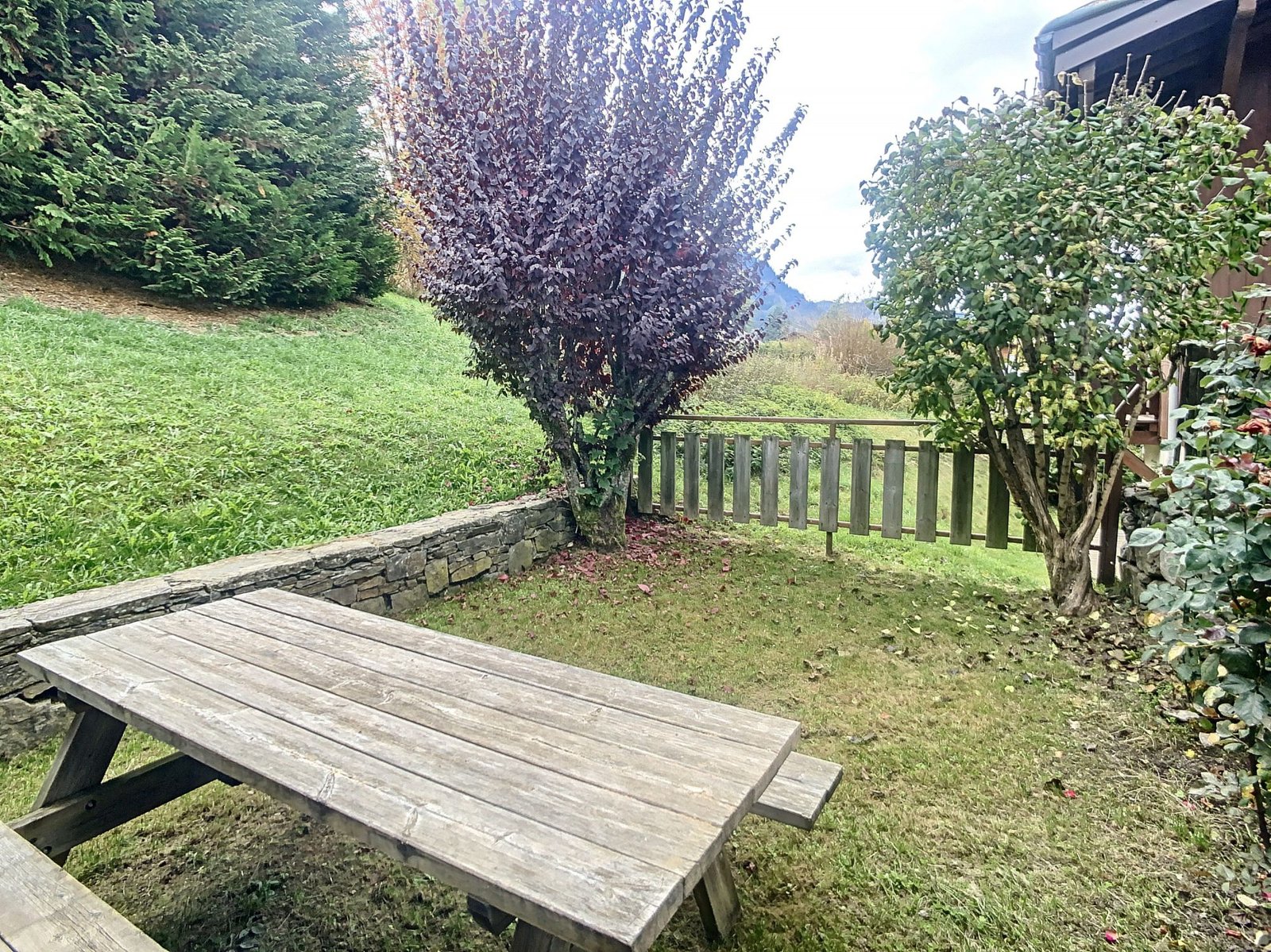 Small chalet for rent for the season, right in the heart of the village of Megève. – Photo 8 Small chalet for rent for the season, right in the heart of the village of Megève. - Photo 8