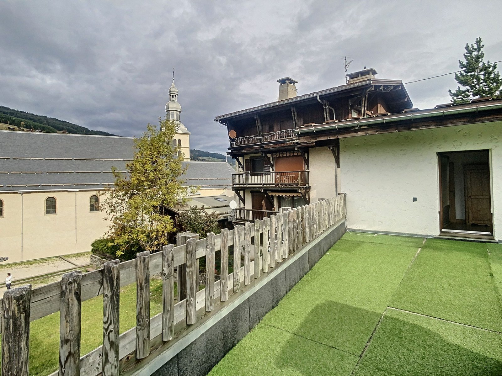 Small chalet for rent for the season, right in the heart of the village of Megève. – Photo 9 Small chalet for rent for the season, right in the heart of the village of Megève. - Photo 9