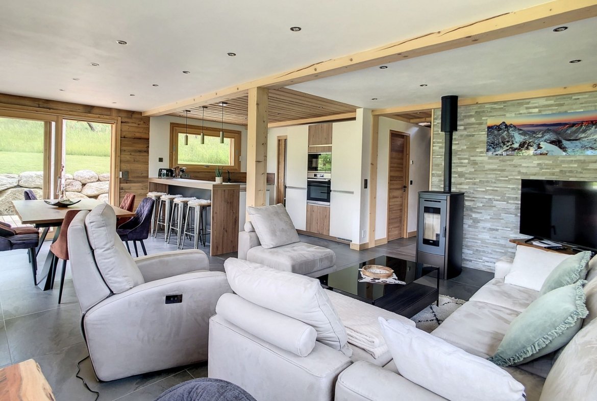 Brand-new chalet for rent in Combloux, facing Mont Blanc. - Photo 2