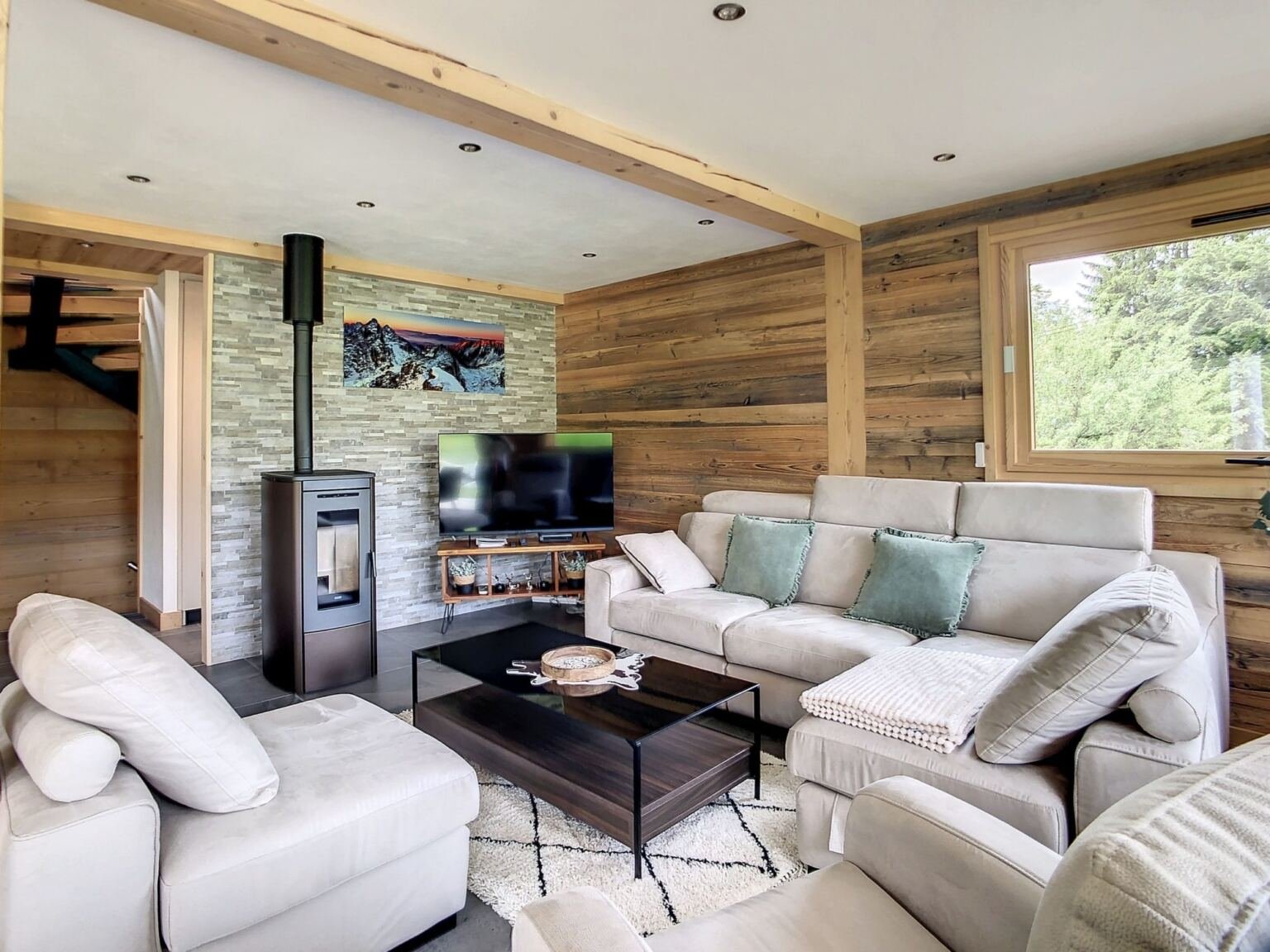 Brand-new chalet for rent in Combloux, facing Mont Blanc. - Photo 3