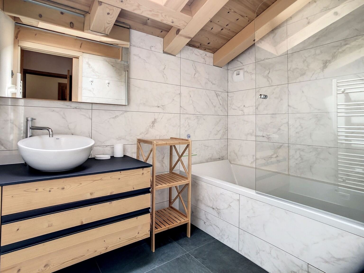 Brand-new chalet for rent in Combloux, facing Mont Blanc. - Photo 8