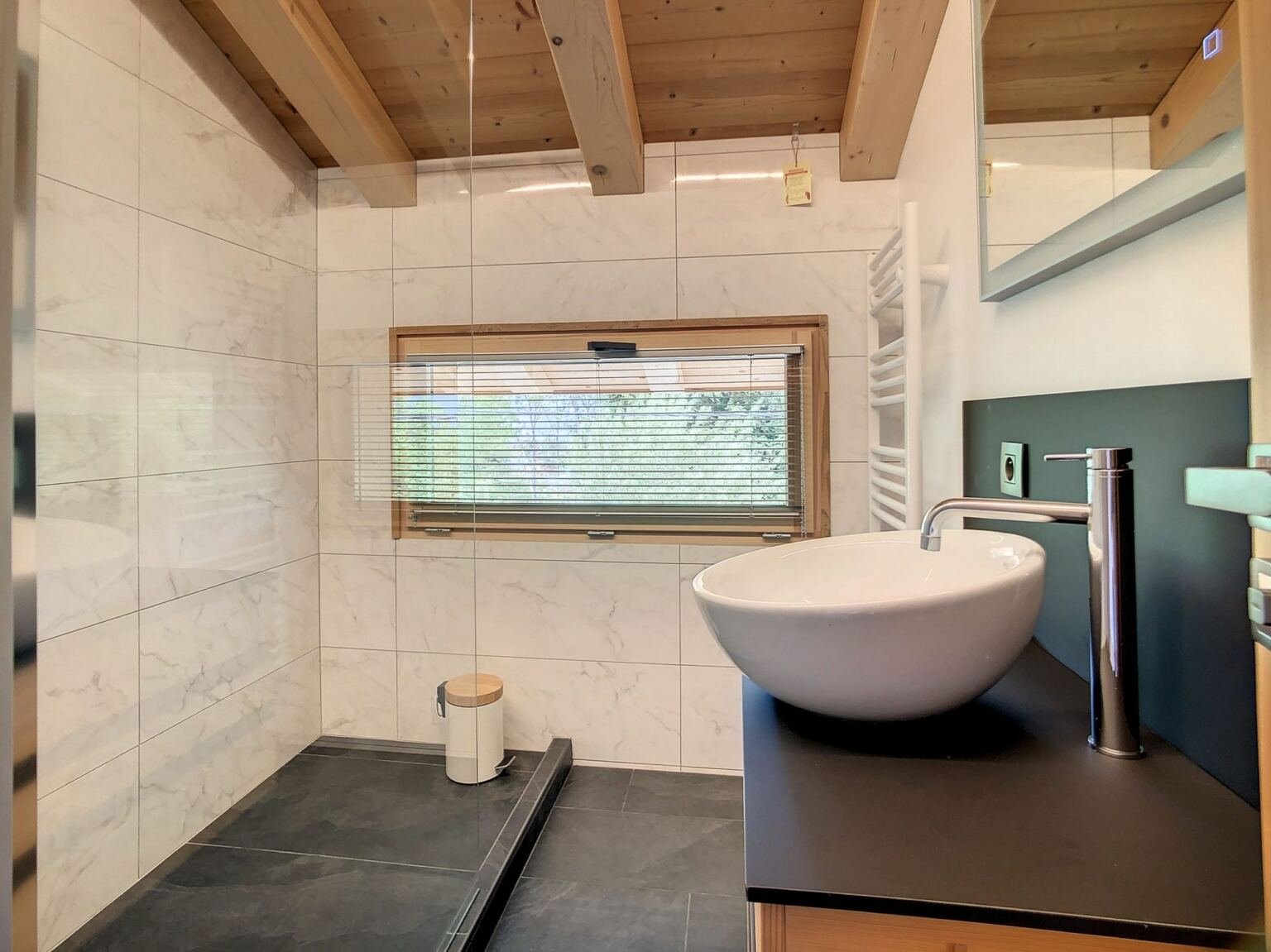 Brand-new chalet for rent in Combloux, facing Mont Blanc. - Photo 11