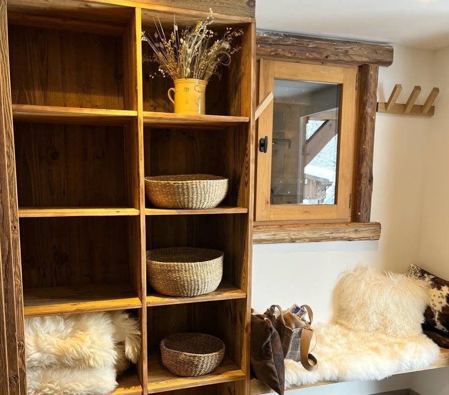 Contemporary chalet for rent in Megève. - Photo 11