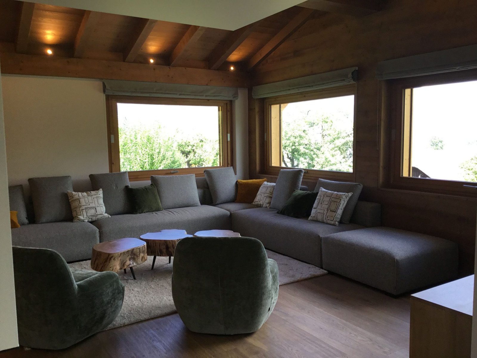 Magnificent brand-new chalet with a view for rent in Combloux, near the Princesse slopes. – Photo 3 Magnificent brand-new chalet with a view for rent in Combloux, near the Princesse slopes. - Photo 3
