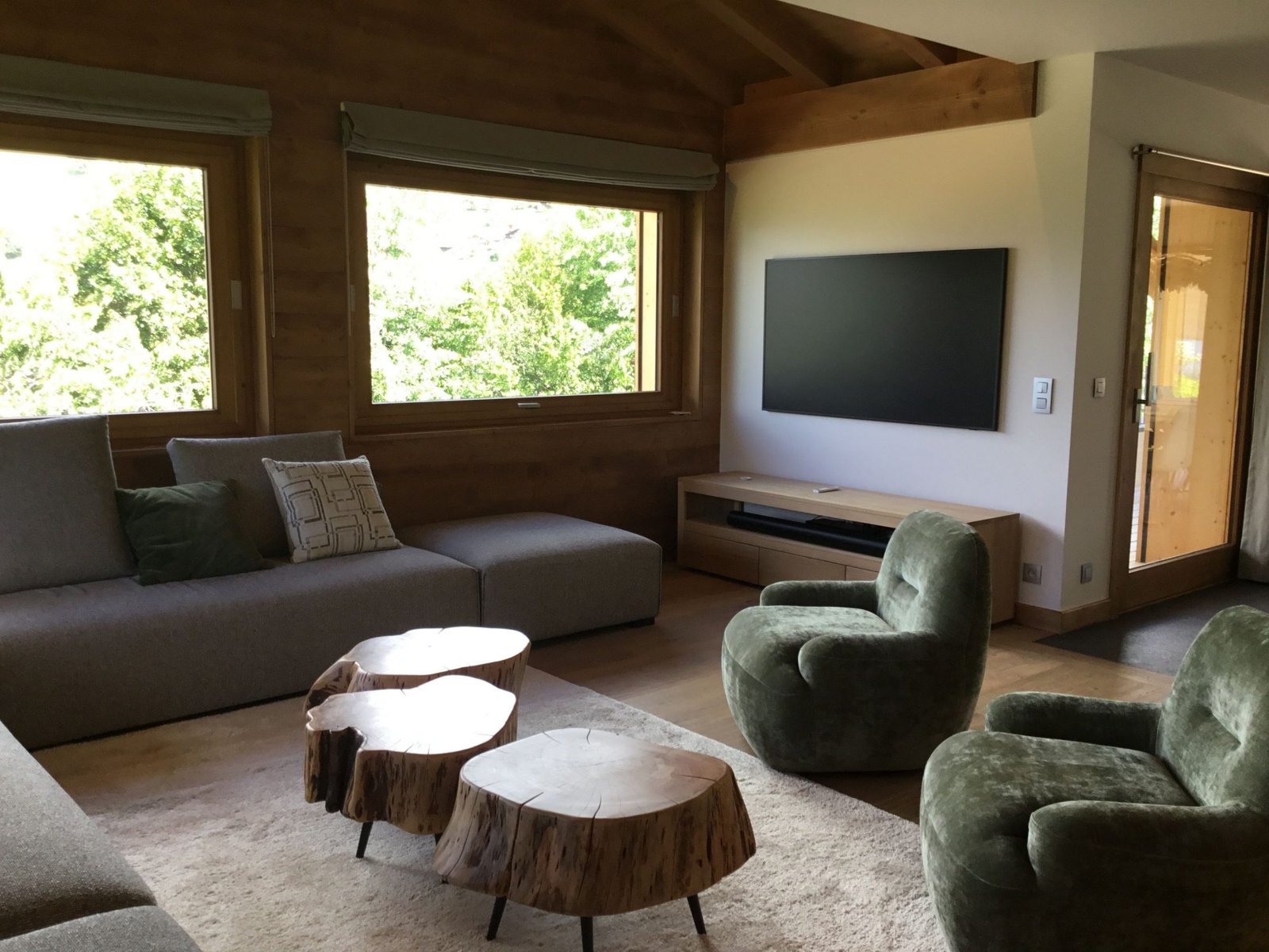 Magnificent brand-new chalet with a view for rent in Combloux, near the Princesse slopes. – Photo 4 Magnificent brand-new chalet with a view for rent in Combloux, near the Princesse slopes. - Photo 4