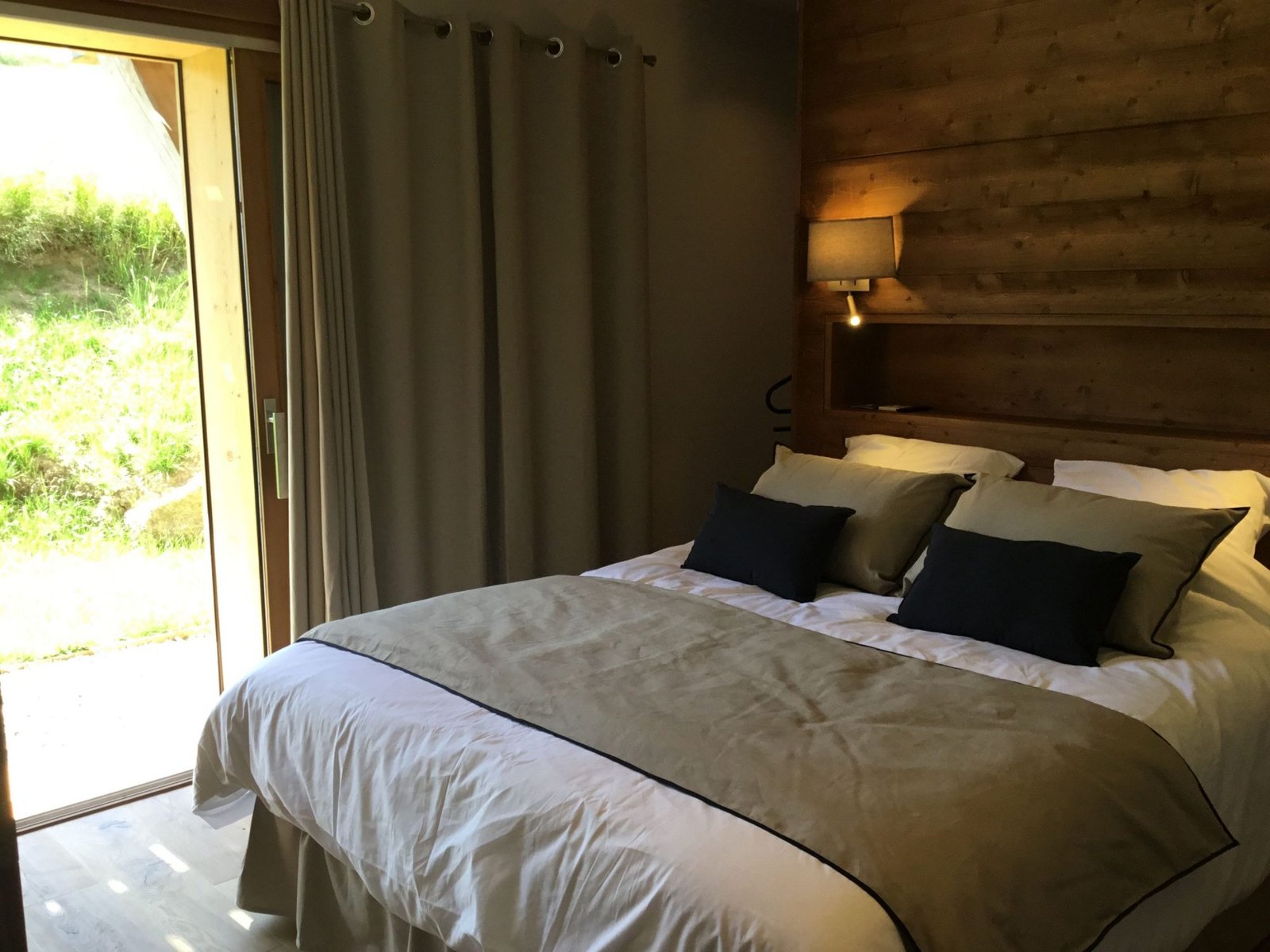 Magnificent brand-new chalet with a view for rent in Combloux, near the Princesse slopes. – Photo 11 Magnificent brand-new chalet with a view for rent in Combloux, near the Princesse slopes. - Photo 11
