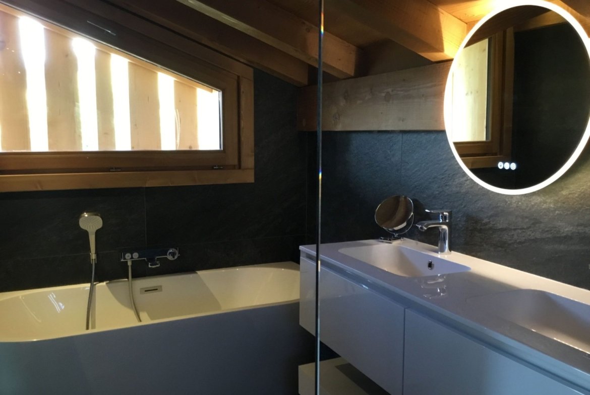 Magnificent brand-new chalet with a view for rent in Combloux, near the Princesse slopes. - Photo 16