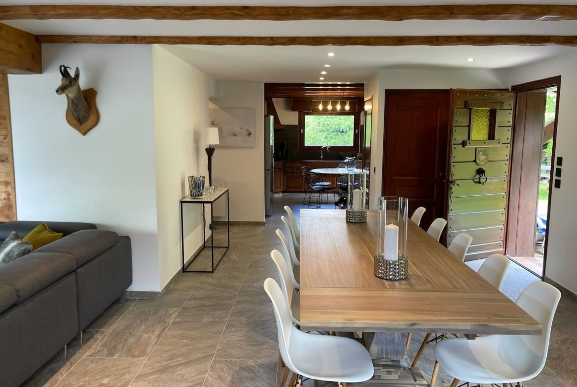 Large family chalet for 12 to 16 people, recently renovated, for rent in Combloux. - Photo 5