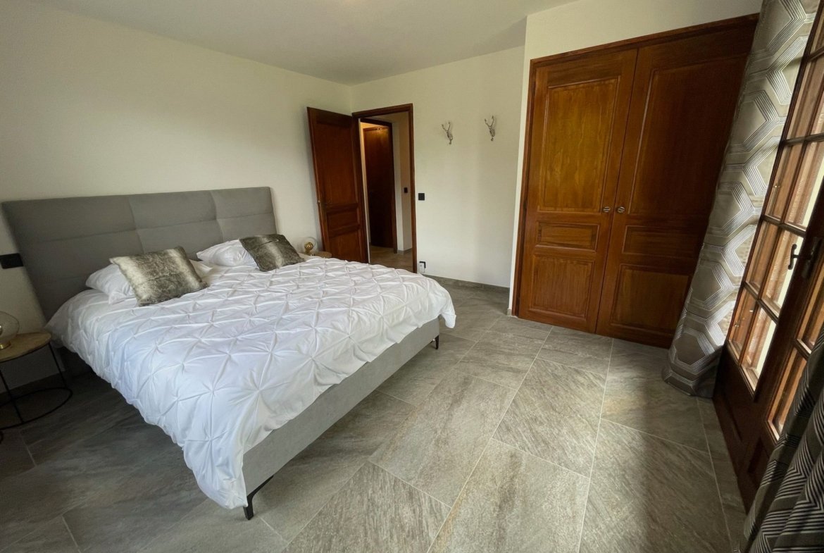 Large family chalet for 12 to 16 people, recently renovated, for rent in Combloux. - Photo 10
