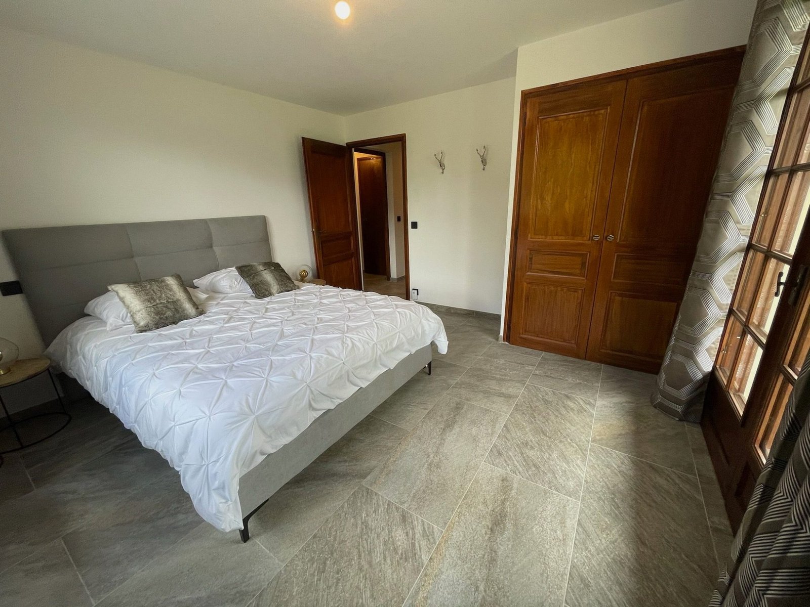 Large family chalet for 12 to 16 people, recently renovated, for rent in Combloux. – Photo 10 Large family chalet for 12 to 16 people, recently renovated, for rent in Combloux. - Photo 10