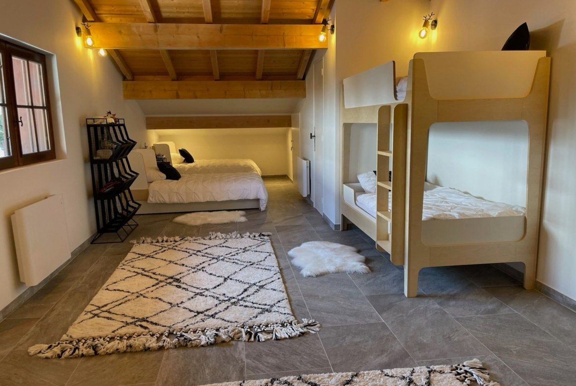 Large family chalet for 12 to 16 people, recently renovated, for rent in Combloux. - Photo 12