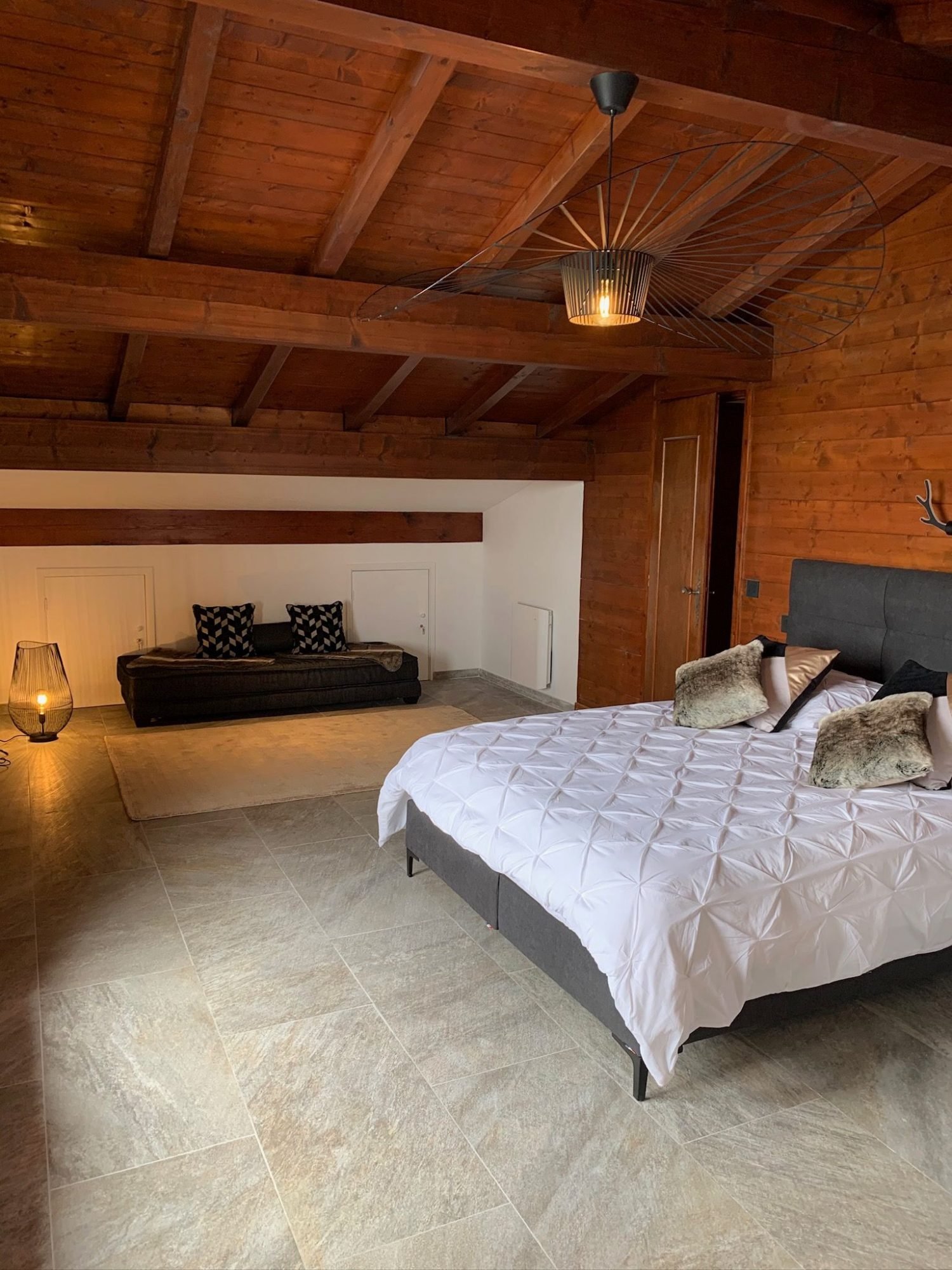 Large family chalet for 12 to 16 people, recently renovated, for rent in Combloux. – Photo 15 Large family chalet for 12 to 16 people, recently renovated, for rent in Combloux. - Photo 15