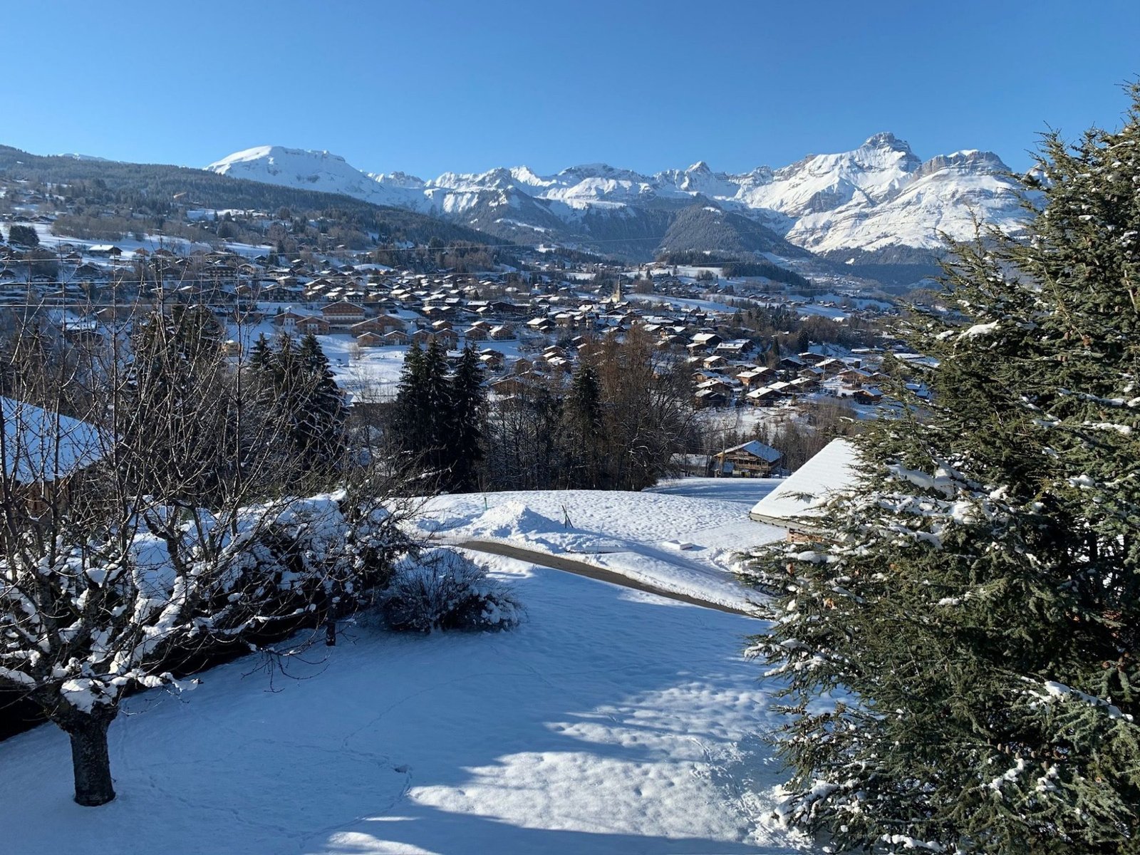 Large family chalet for 12 to 16 people, recently renovated, for rent in Combloux. – Photo 17 Large family chalet for 12 to 16 people, recently renovated, for rent in Combloux. - Photo 17