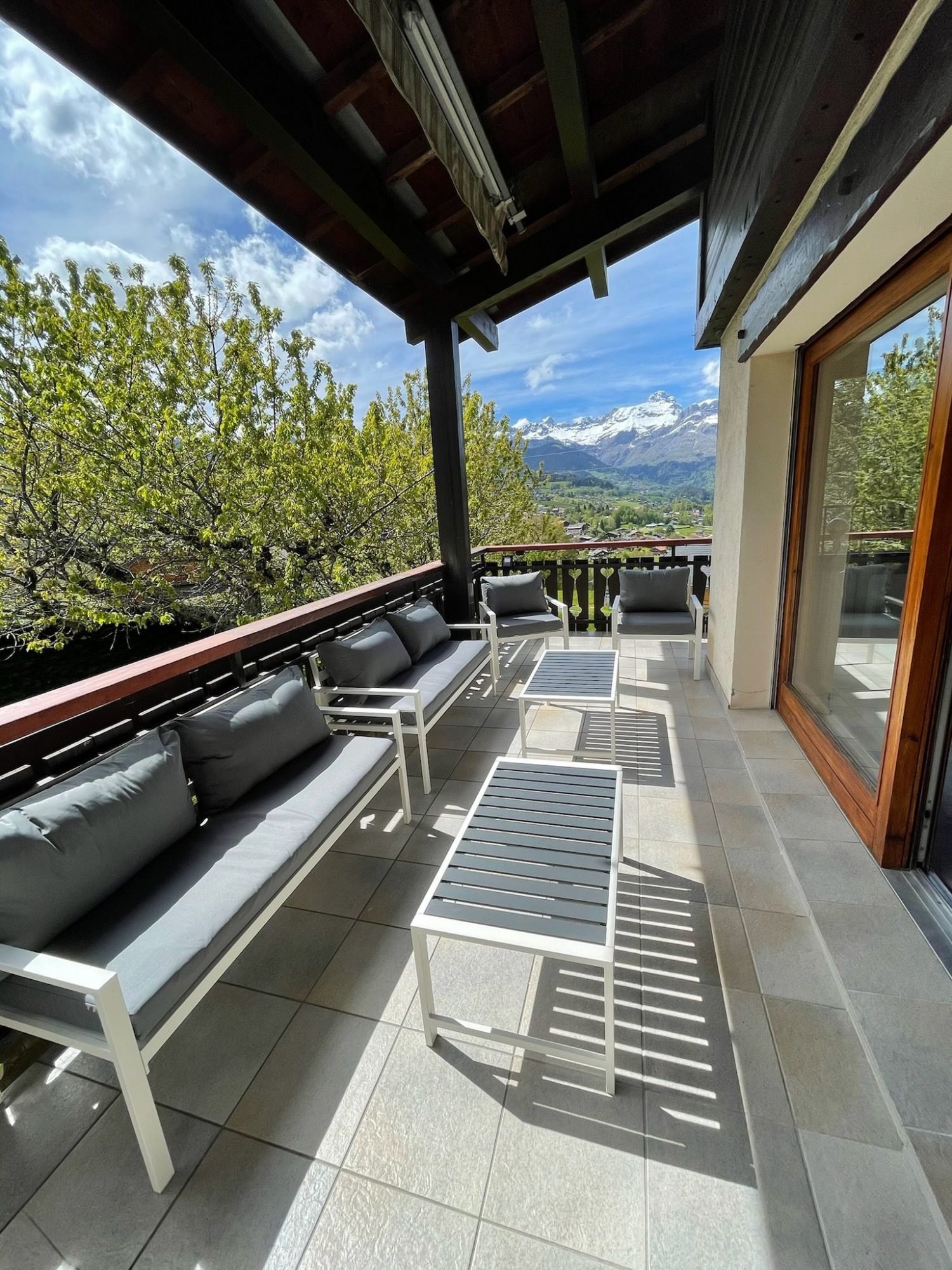 Large family chalet for 12 to 16 people, recently renovated, for rent in Combloux. – Photo 18 Large family chalet for 12 to 16 people, recently renovated, for rent in Combloux. - Photo 18