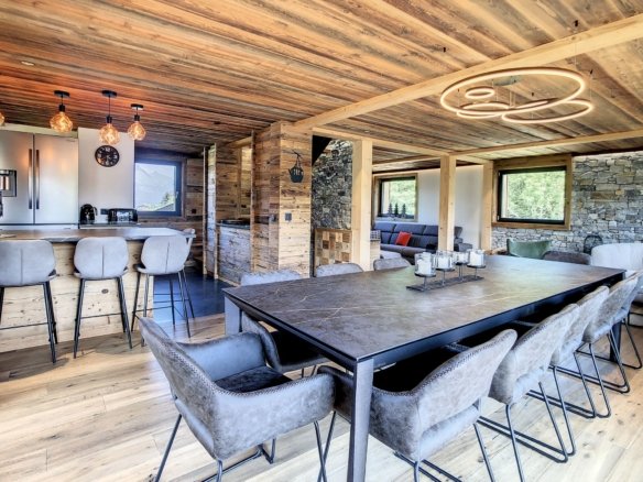 Brand-new, contemporary chalet for rent in Demi-Quartier, 3 minutes' drive from the Princesse slopes. - Photo 1
