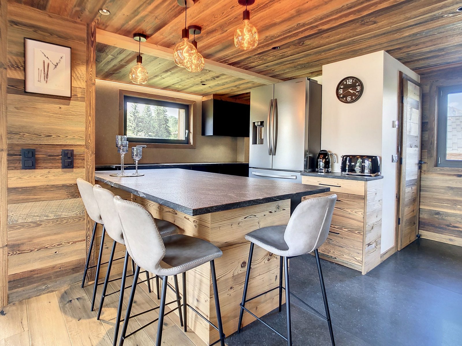 Brand-new, contemporary chalet for rent in Demi-Quartier, 3 minutes’ drive from the Princesse slopes. – Photo 4 Brand-new, contemporary chalet for rent in Demi-Quartier, 3 minutes' drive from the Princesse slopes. - Photo 4