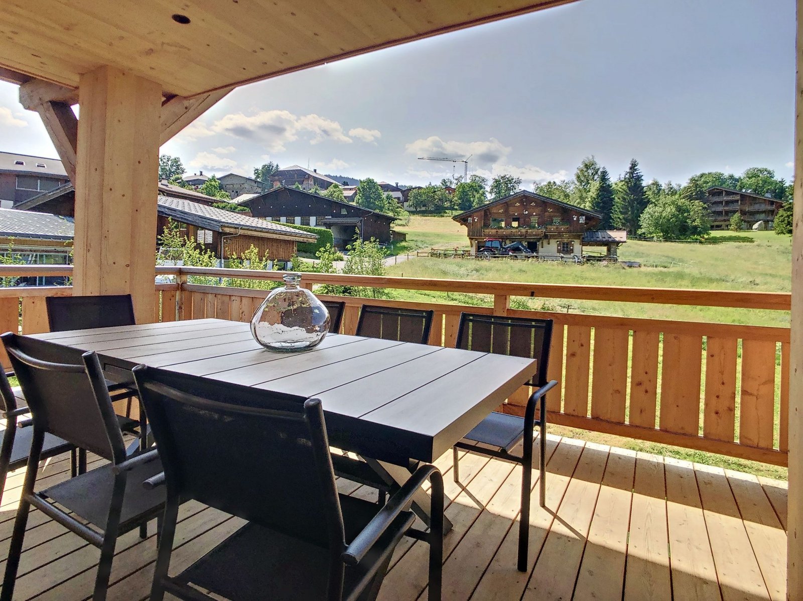Brand-new, contemporary chalet for rent in Demi-Quartier, 3 minutes’ drive from the Princesse slopes. – Photo 5 Brand-new, contemporary chalet for rent in Demi-Quartier, 3 minutes' drive from the Princesse slopes. - Photo 5