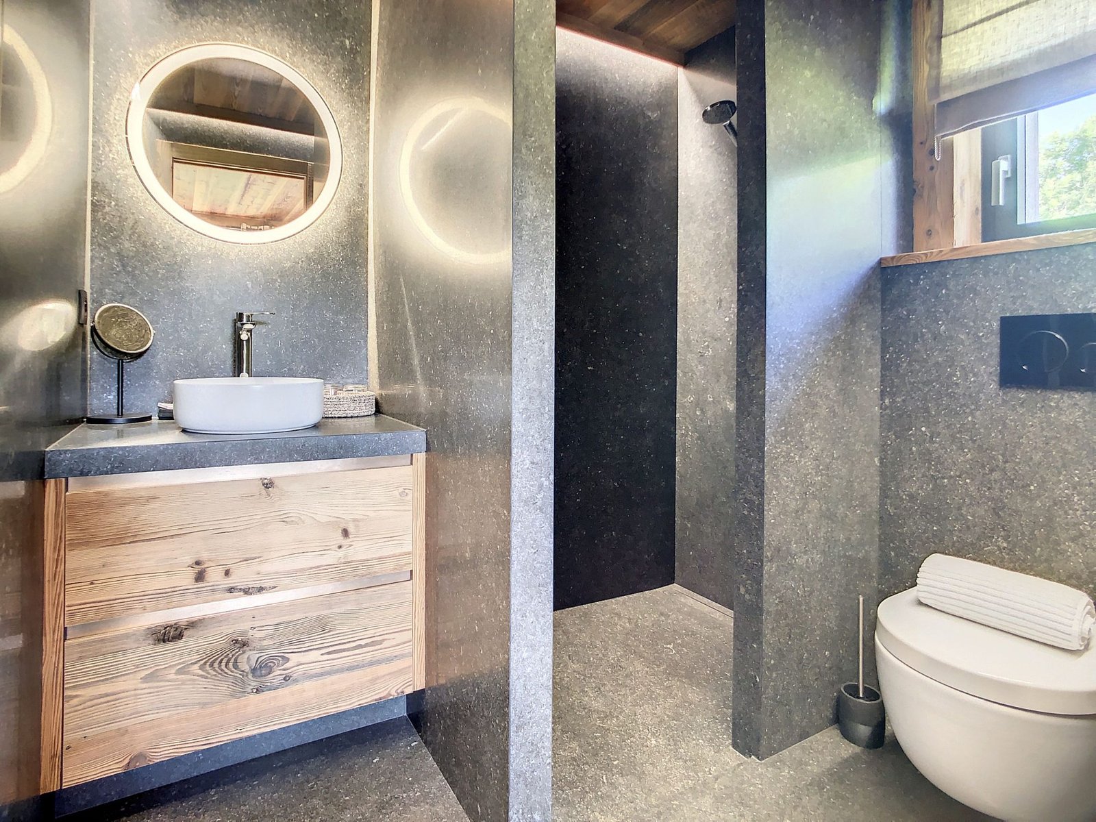Brand-new, contemporary chalet for rent in Demi-Quartier, 3 minutes’ drive from the Princesse slopes. – Photo 9 Brand-new, contemporary chalet for rent in Demi-Quartier, 3 minutes' drive from the Princesse slopes. - Photo 9