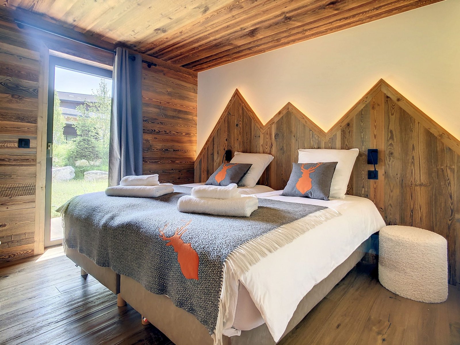 Brand-new, contemporary chalet for rent in Demi-Quartier, 3 minutes’ drive from the Princesse slopes. – Photo 10 Brand-new, contemporary chalet for rent in Demi-Quartier, 3 minutes' drive from the Princesse slopes. - Photo 10