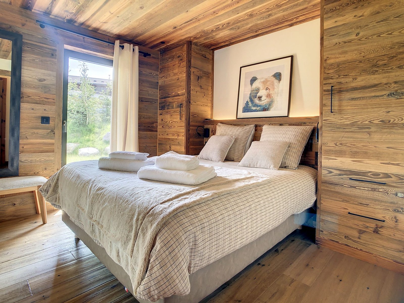 Brand-new, contemporary chalet for rent in Demi-Quartier, 3 minutes’ drive from the Princesse slopes. – Photo 11 Brand-new, contemporary chalet for rent in Demi-Quartier, 3 minutes' drive from the Princesse slopes. - Photo 11