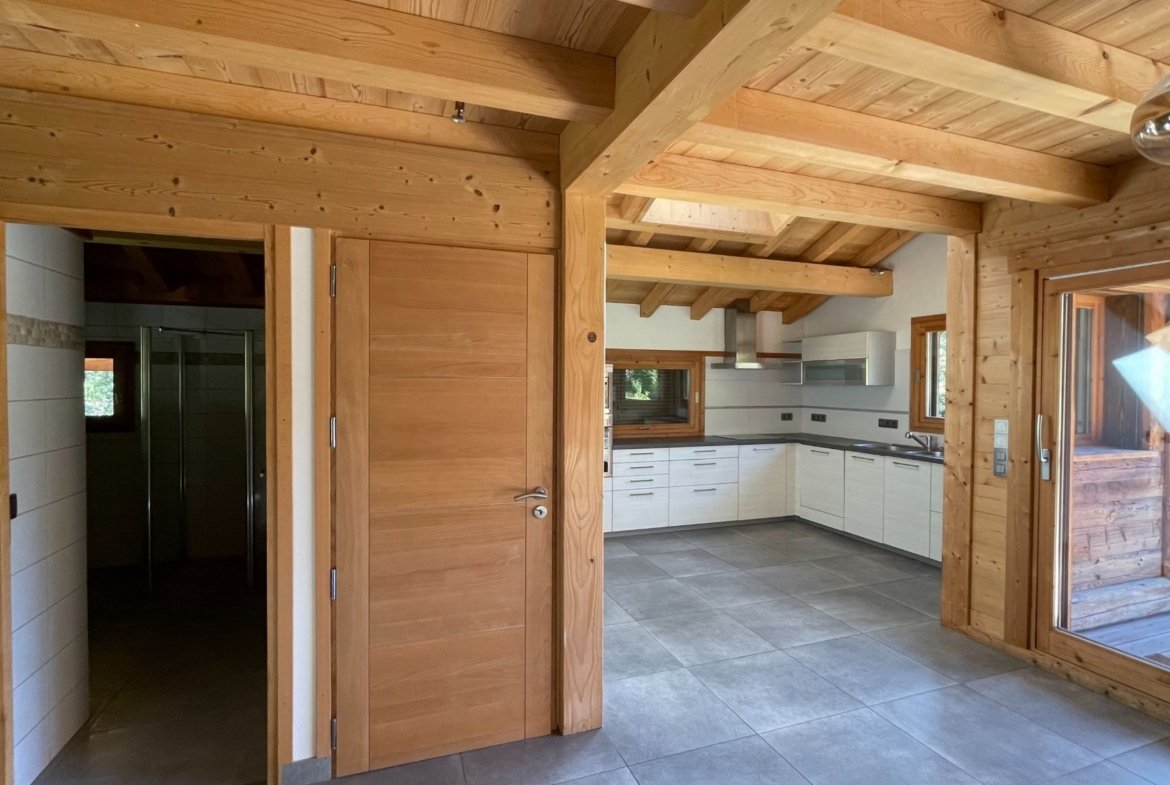 Chalet with a lovely garden for rent, 5 minutes' drive from the centre of Megève. - Photo 2