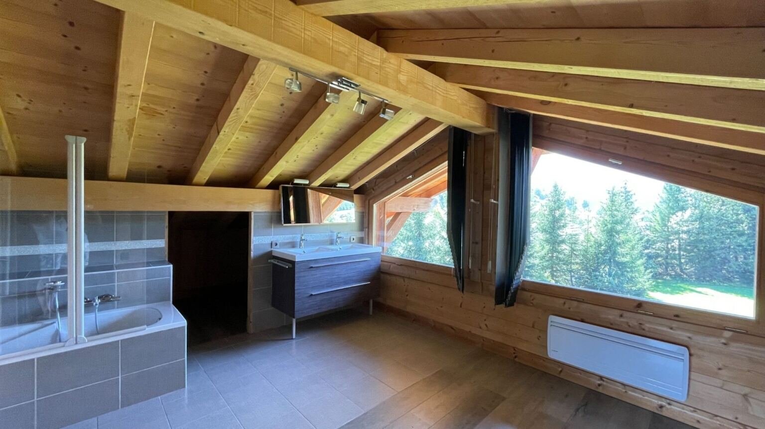 Chalet with a lovely garden for rent, 5 minutes’ drive from the centre of Megève. – Photo 3 Chalet with a lovely garden for rent, 5 minutes' drive from the centre of Megève. - Photo 3