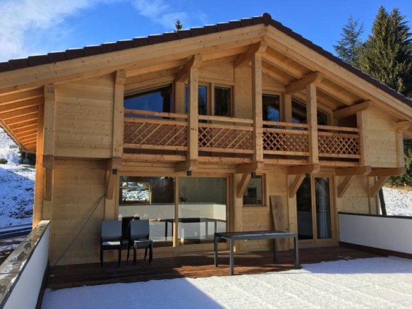 Brand-new chalet for rent near the centre of Combloux, with a shuttle to the slopes. - Photo 1