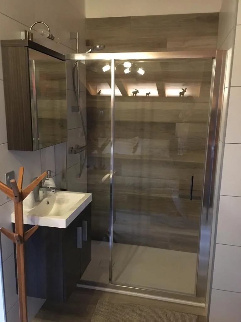 Brand-new chalet for rent near the centre of Combloux, with a shuttle to the slopes. - Photo 11