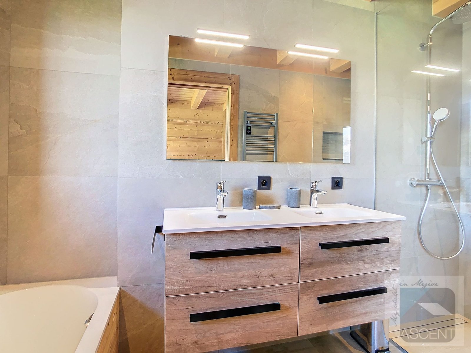 Brand-new chalet for rent near the Princesse cable car and the centre of Combloux. – Photo 13 Brand-new chalet for rent near the Princesse cable car and the centre of Combloux. - Photo 13