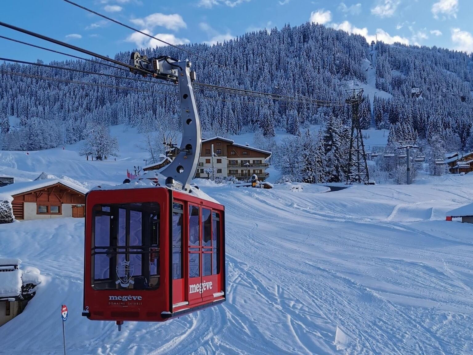 Brand-new chalet for rent on the Rochebrune ski slopes. - Photo 2