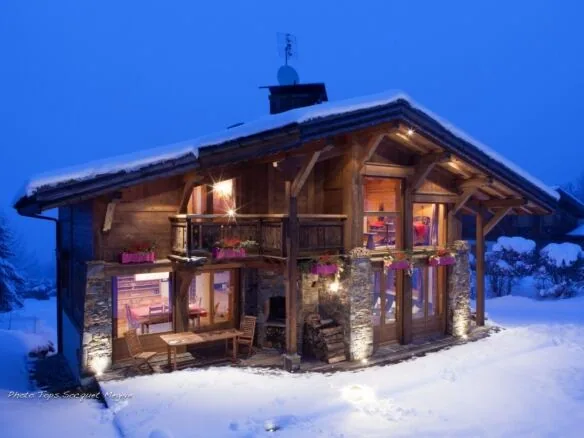 Chalet near a free shuttle stop for rent in Rochebrune, Megève. - Photo 1