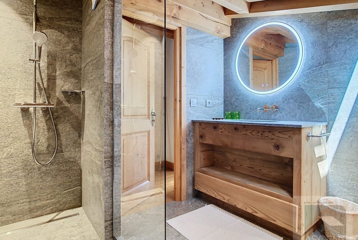 Chalet near a free shuttle stop for rent in Rochebrune, Megève. - Photo 12