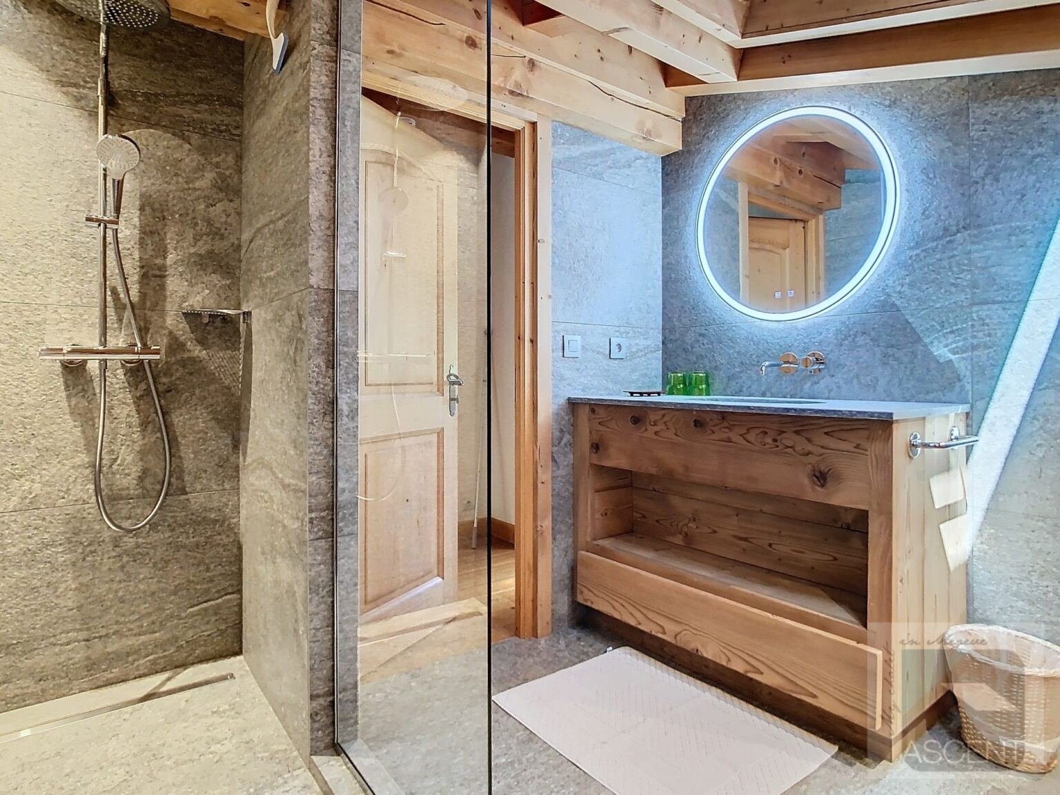 Chalet near a free shuttle stop for rent in Rochebrune, Megève. - Photo 12