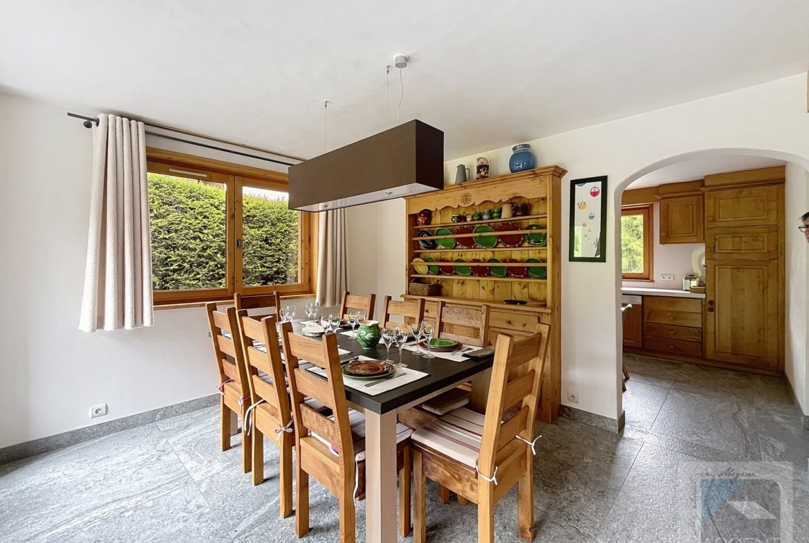 Chalet near a free shuttle stop for rent in Rochebrune, Megève. - Photo 4