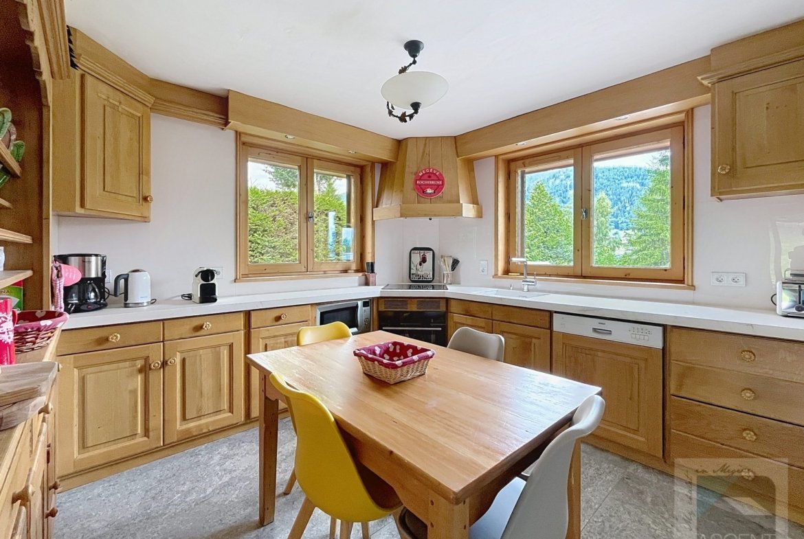 Chalet near a free shuttle stop for rent in Rochebrune, Megève. - Photo 5