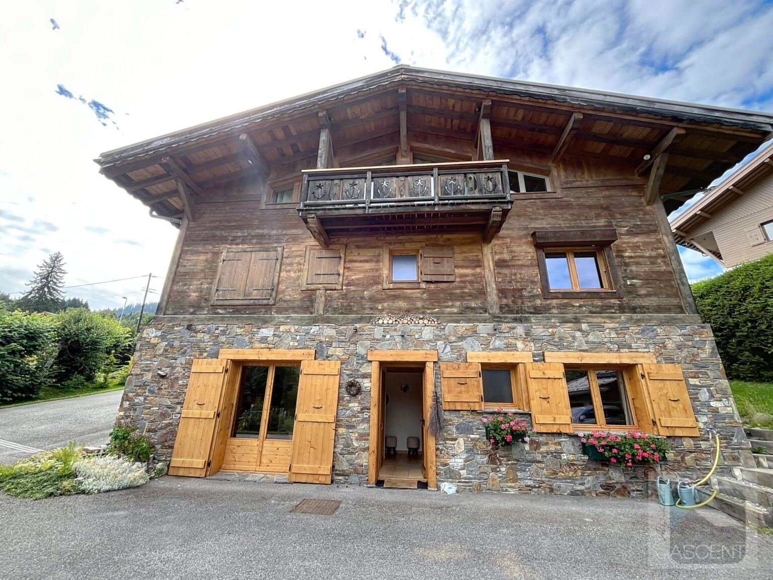 Chalet near a free shuttle stop for rent in Rochebrune, Megève. - Photo 25